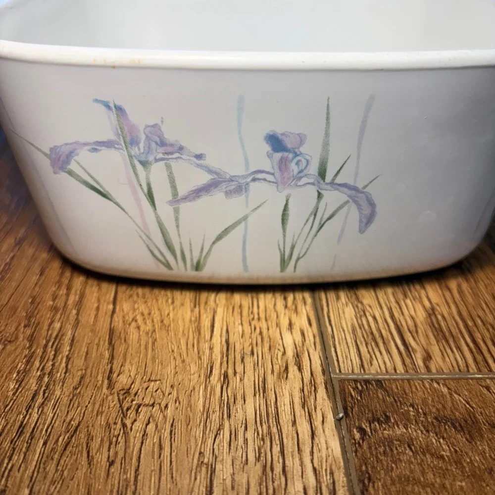 Vintage Corning Ware Shadow Iris A-1.5-B  1 1/2 Liter Casserole Dish USA Cottage